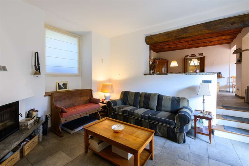 Villa/Mas renové avec jardin privé à Lesa (9)
