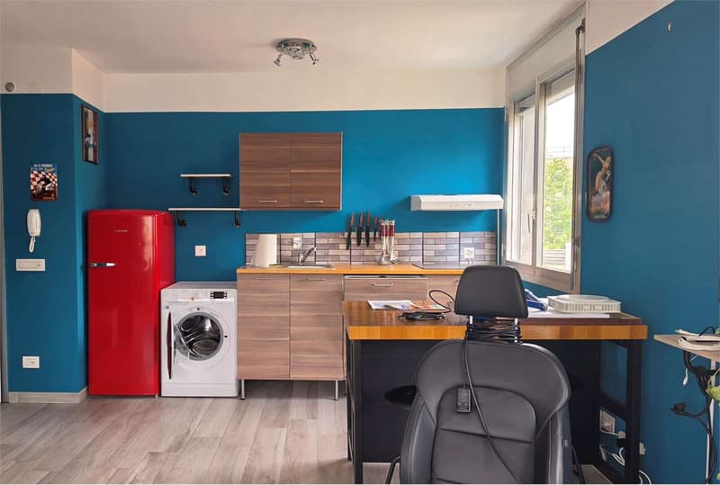 Apartment in the center of Chiasso, fifth floor, furnished and renovated (2)
