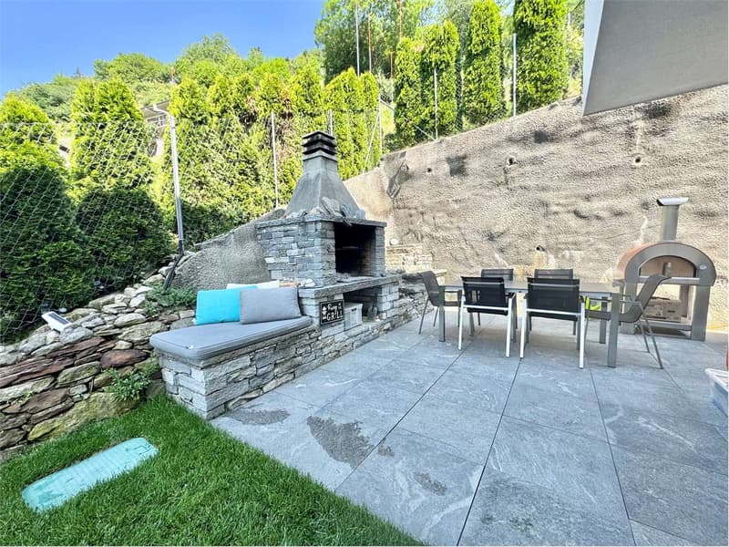 Moderna villa unifamiliare Minergie-P con impianto fotovoltaico e priv (4)