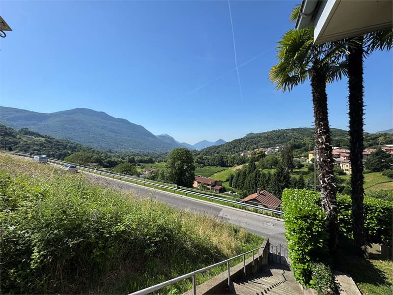 Einzigartige Einfamilienhaus-Villa mit Seeblick, umgeben von Grün in Cagiallo in Val (11)