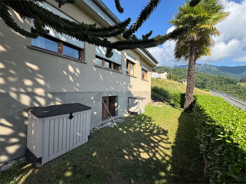 Einzigartige Einfamilienhaus-Villa mit Seeblick, umgeben von Grün in Cagiallo in Val (4)
