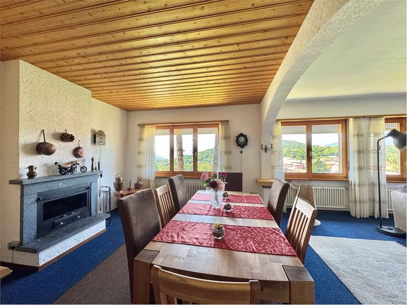Villa unifamiliare con vista lago avvolta nel verde a Cagiallo in Val (2)