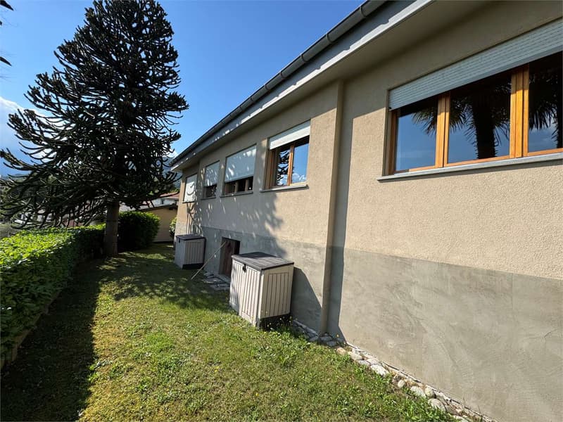 Einzigartige Einfamilienhaus-Villa mit Seeblick, umgeben von Grün in Cagiallo in Val (5)