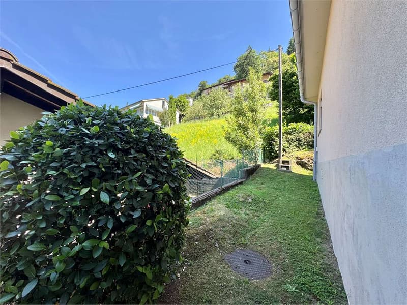 Einzigartige Einfamilienhaus-Villa mit Seeblick, umgeben von Grün in Cagiallo in Val (8)