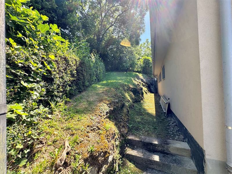 Einzigartige Einfamilienhaus-Villa mit Seeblick, umgeben von Grün in Cagiallo in Val (9)
