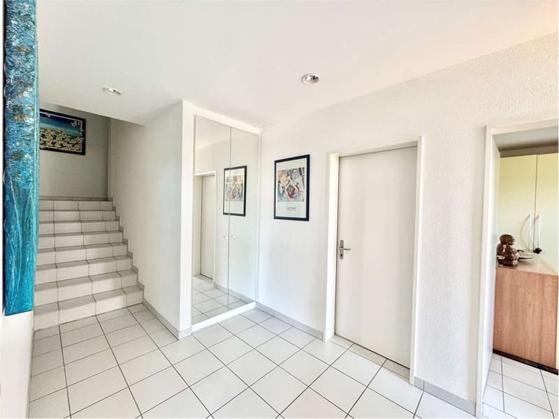 Prestigious independent villa for sale surrounded by greenery in Gentili (11)