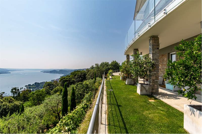 VILLA AVEC PISCINE ET VUE PANORAMIQUE SUR LE LAC MAGGIORE (5)