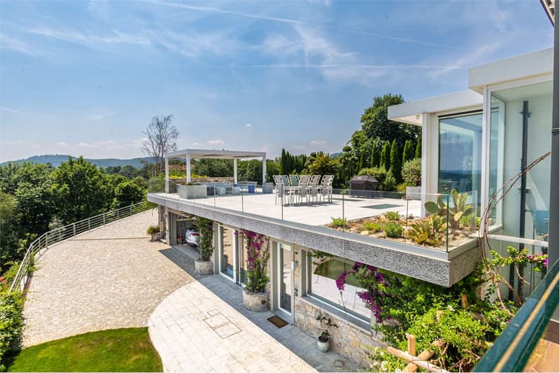 VILLA AVEC PISCINE ET VUE PANORAMIQUE SUR LE LAC MAGGIORE (4)