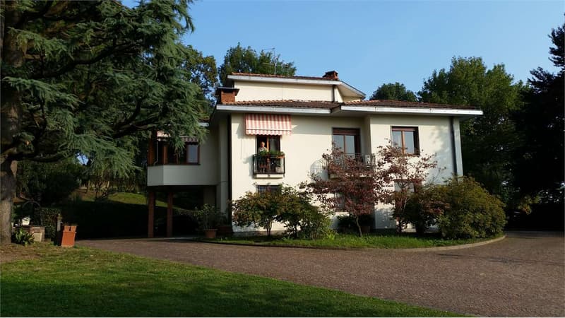 Exclusive property immersed in the nature of Brianza lecchese - Mera (5)
