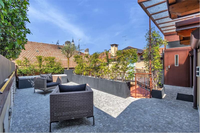 PRESTIGIOUS RESIDENCE WITH LAKE MAGGIORE VIEW (9)