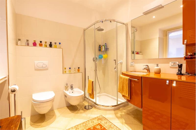 PRESTIGIOUS RESIDENCE WITH LAKE MAGGIORE VIEW (10)