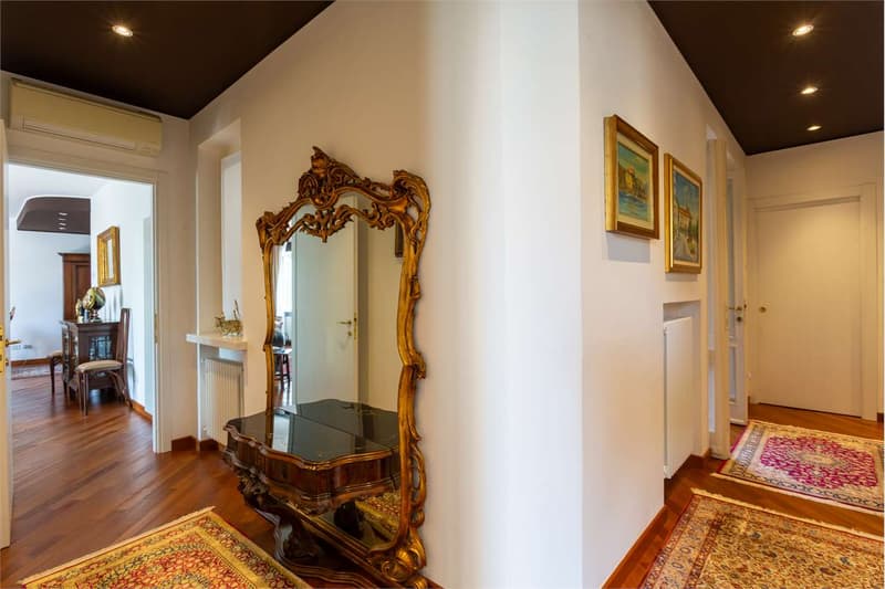 PRESTIGIOUS RESIDENCE WITH LAKE MAGGIORE VIEW (4)