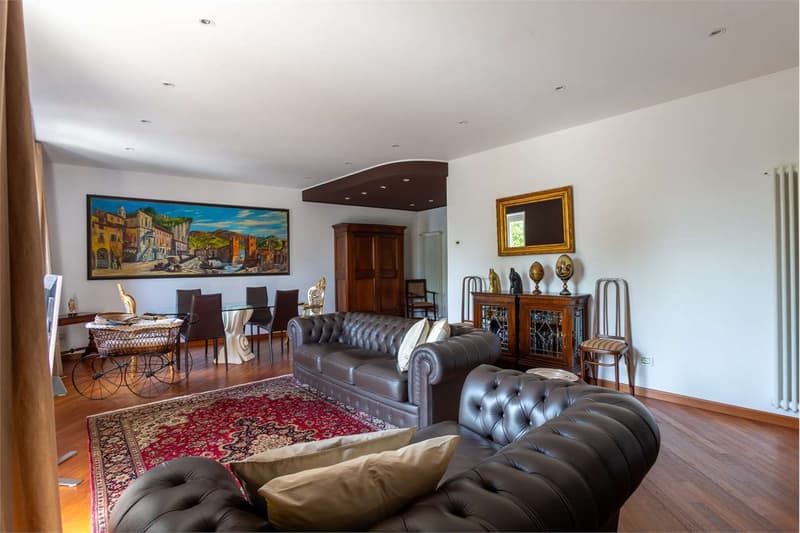 PRESTIGIOUS RESIDENCE WITH LAKE MAGGIORE VIEW (2)
