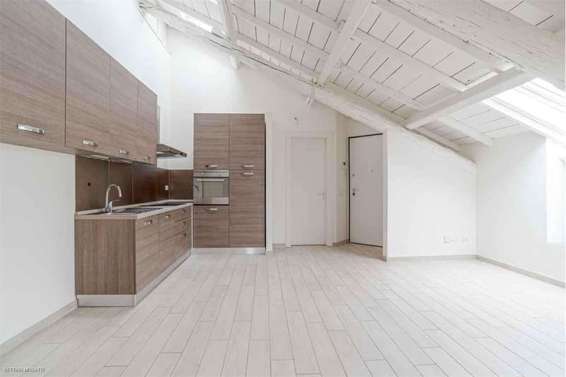 BALERNA | PALAZZINA COMPLETAMENTE RIATTATA - OTTIMA OPPORTUNITÀ A R (9)