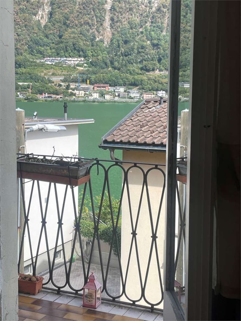 RIVA SAN VITALE - DUE APPARTAMENTI DIRETTAMENTE A LAGO (13)