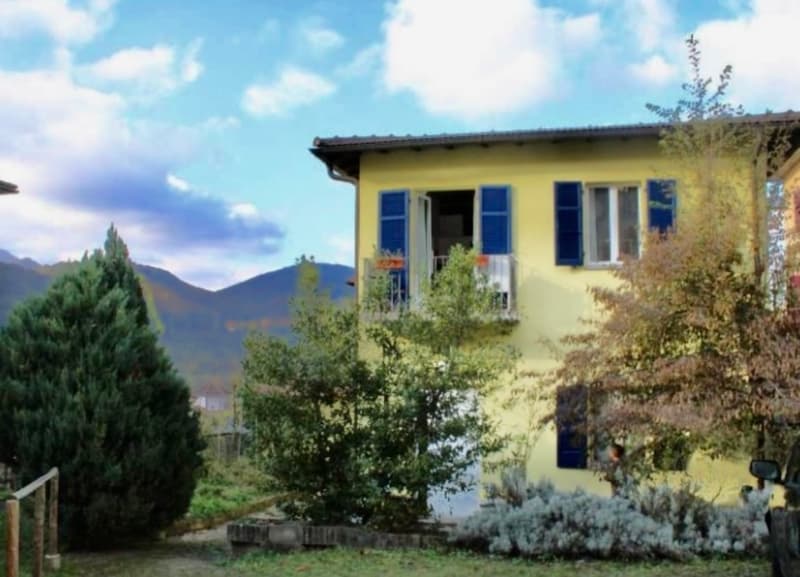 Casa bifamiliare nel cuore di Mendrisio – Ottimo investimento (1)