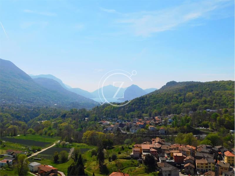 Moderno e luminoso attico con vista lago e piscina a Cagiallo (3)