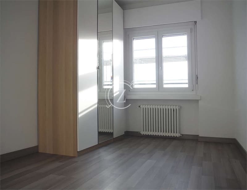 Moderno e luminoso attico con vista lago e piscina a Cagiallo (9)