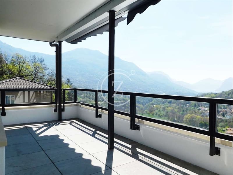 Moderno e luminoso attico con vista lago e piscina a Cagiallo (2)