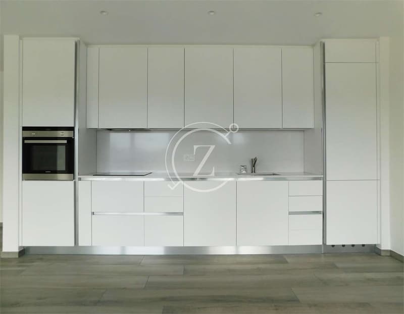 3.5 LOCALI CON VISTA LAGO, PISCINA E GIARDINO (4)