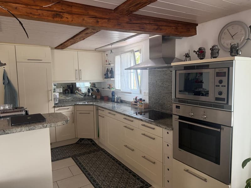Charming single-family house with garden in a quiet location in Aeschi (4)