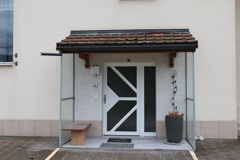 Appartamento attraente di 4,5 locali a Leuzigen, luminoso, spazioso e con balcone/soffitta/cantina (3)