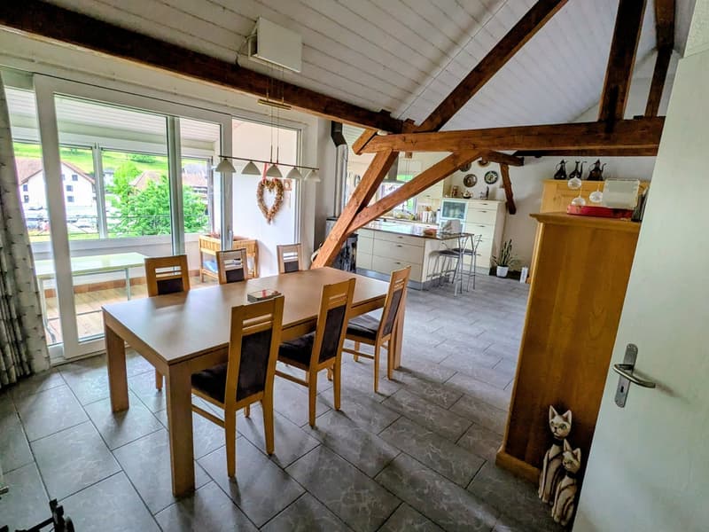 Appartamento attraente di 4,5 locali a Leuzigen, luminoso, spazioso e con balcone/soffitta/cantina (5)