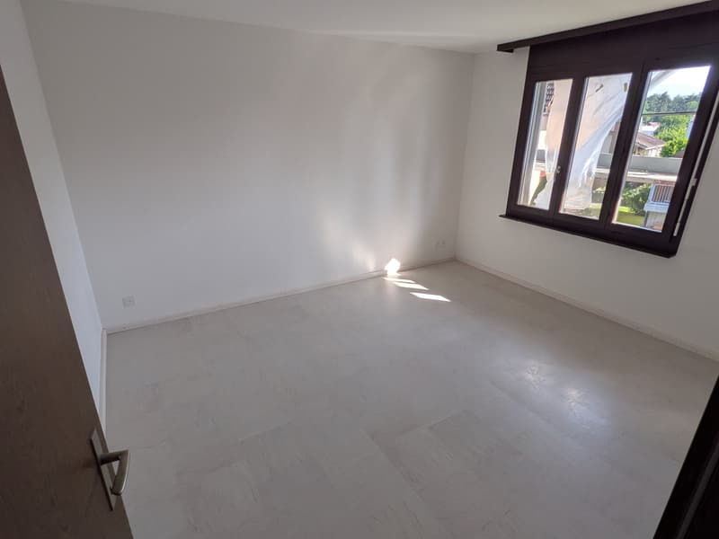 Appartement rénové de 4 pièces avec piscine/sauna communautaire et garage à Dotzigen (7)