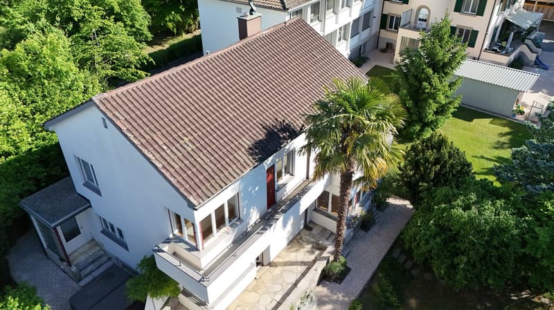 Casa unifamiliare affascinante a Biel con grande giardino, sauna e idromassaggio (17)