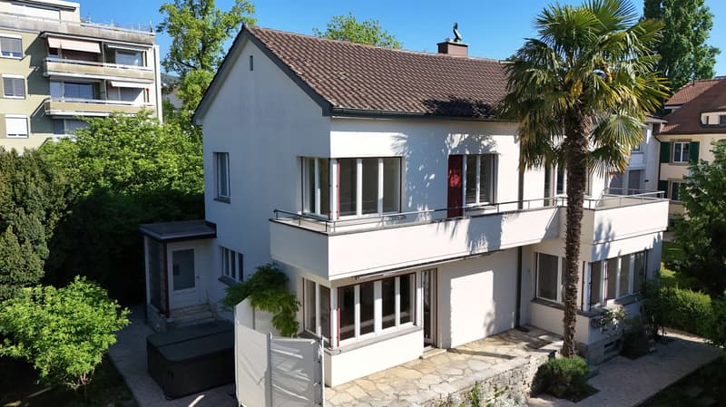 Casa unifamiliare affascinante a Biel con grande giardino, sauna e idromassaggio (3)
