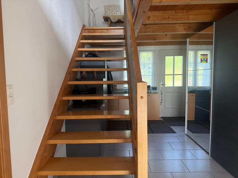 Charmantes Einfamilienhaus mit Garten in ruhiger Lage von Aeschi (3)