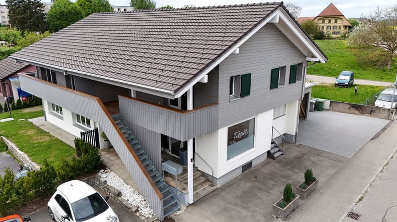Einmaliges Mehrfamilienhaus mit Zwei Wohnungen und Ladenlokal (2)
