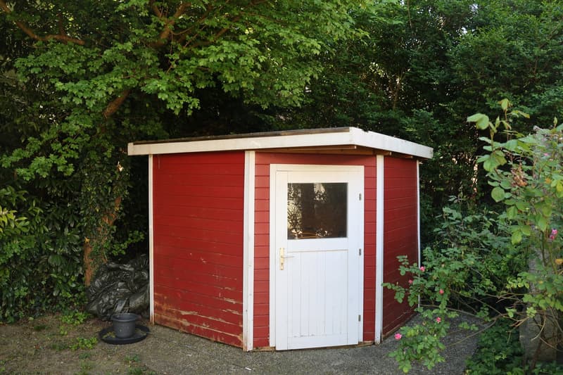 Charmantes Einfamilienhaus in Biel mit grossem Garten, Sauna und Whirlpool (18)
