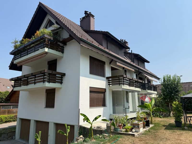 Charmante renovierte 4-Zimmer-Wohnung mit Gemeinschaftspool/Sauna und Garage in Dotzigen (1)