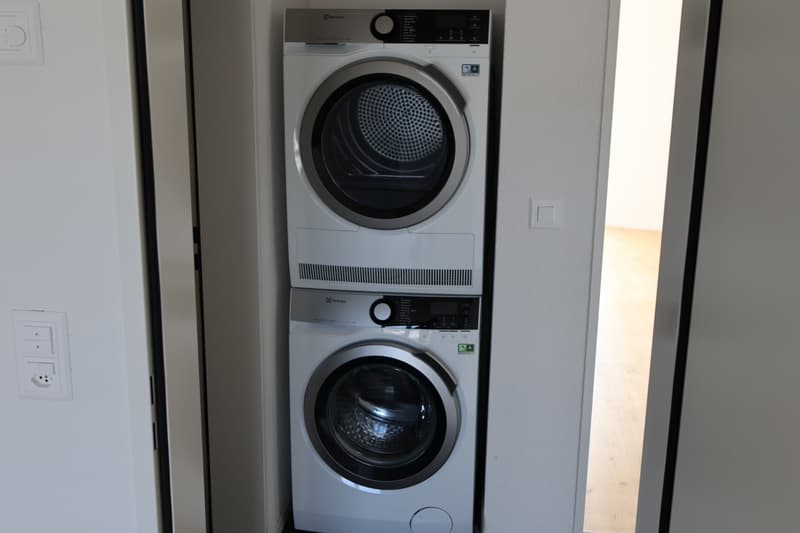 Moderne 2.5-Zimmer-Wohnung mit Stadtblick im 6. Stock in Biel (13)