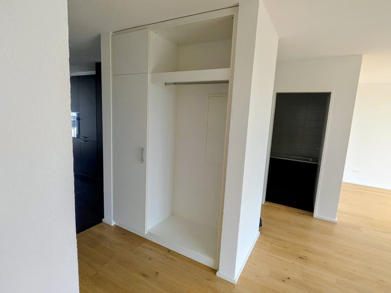 Moderne 2.5-Zimmer-Wohnung mit Stadtblick im 6. Stock in Biel (11)