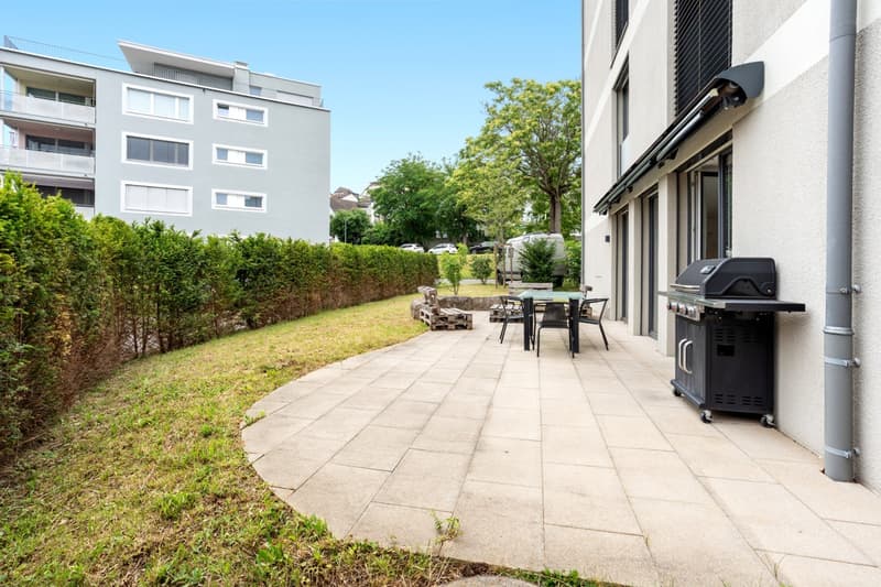 Garden apartment with lots of space and upscale finishes (5)