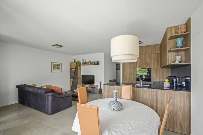 Schönes 2.5-Zimmer-Wohnung im 1. Stock mit freier Sicht (4)