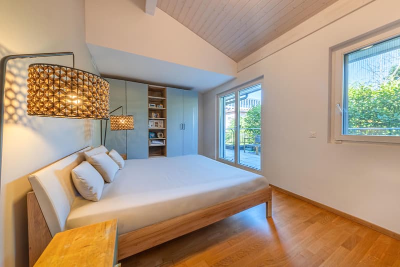 Bright contemporary attic with large terrace (4)