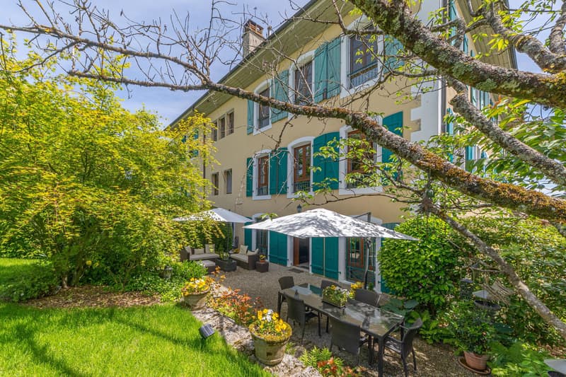 Raffiniertes Duplex in einem historischen Anwesen (2)