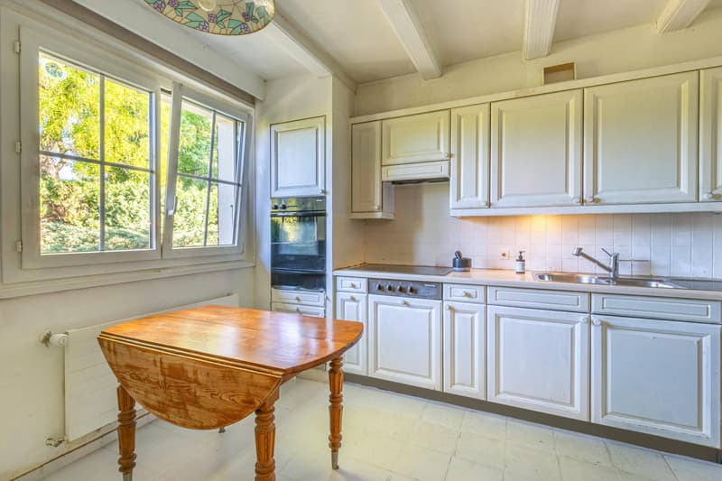 Belle villa familiale dans un écrin de verdure (3)