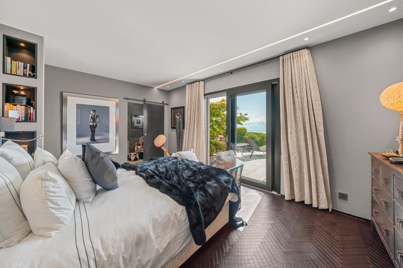 A Rare and Stunning Luxury Apartment with Spectacular Lake & Mont Blanc Views (4)