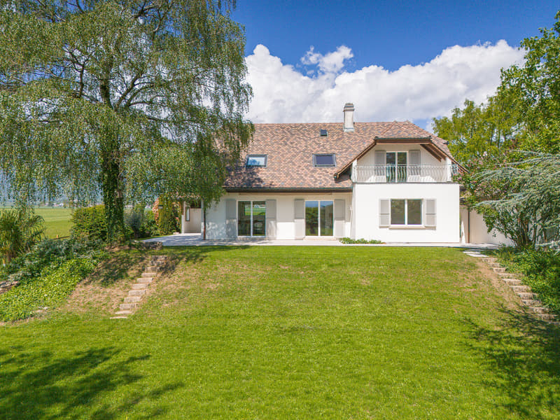Magnifique villa individuelle rénovée avec vue panoramique à 5 minutes de Nyon (1)