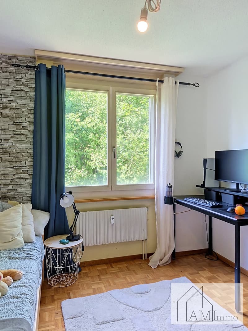 Angenehme 4.5-Zimmer-Wohnung mit Balkon in Villars-sur-Glâne (8)