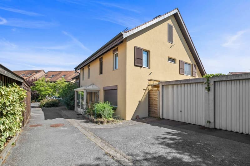 Familienvilla mit Charakter und privatem Garten im Herzen von Echallens (24)