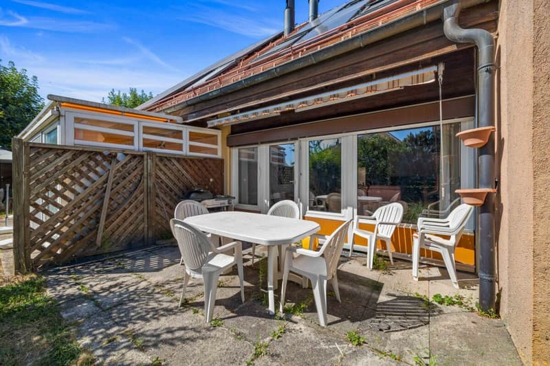 Familienvilla mit Charakter und privatem Garten im Herzen von Echallens (18)