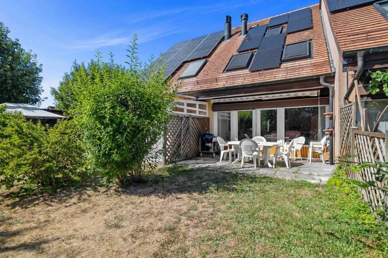 Familienvilla mit Charakter und privatem Garten im Herzen von Echallens (17)