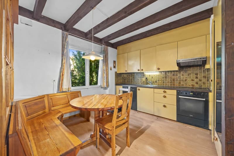 Familienvilla mit Charakter und privatem Garten im Herzen von Echallens (6)