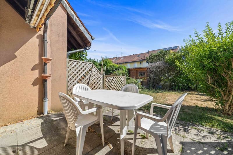 Familienvilla mit Charakter und privatem Garten im Herzen von Echallens (19)