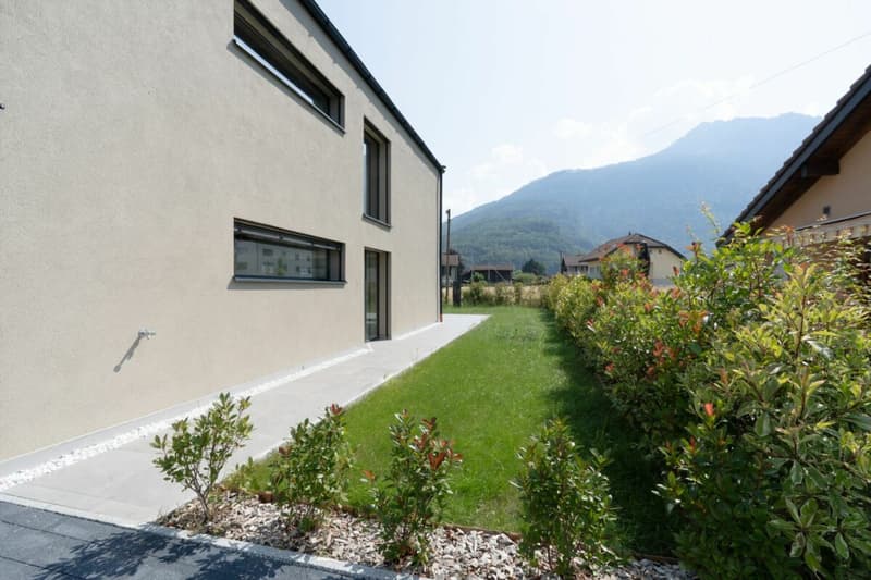 Collombey - Mitoyenne Villa mit Garten (2)